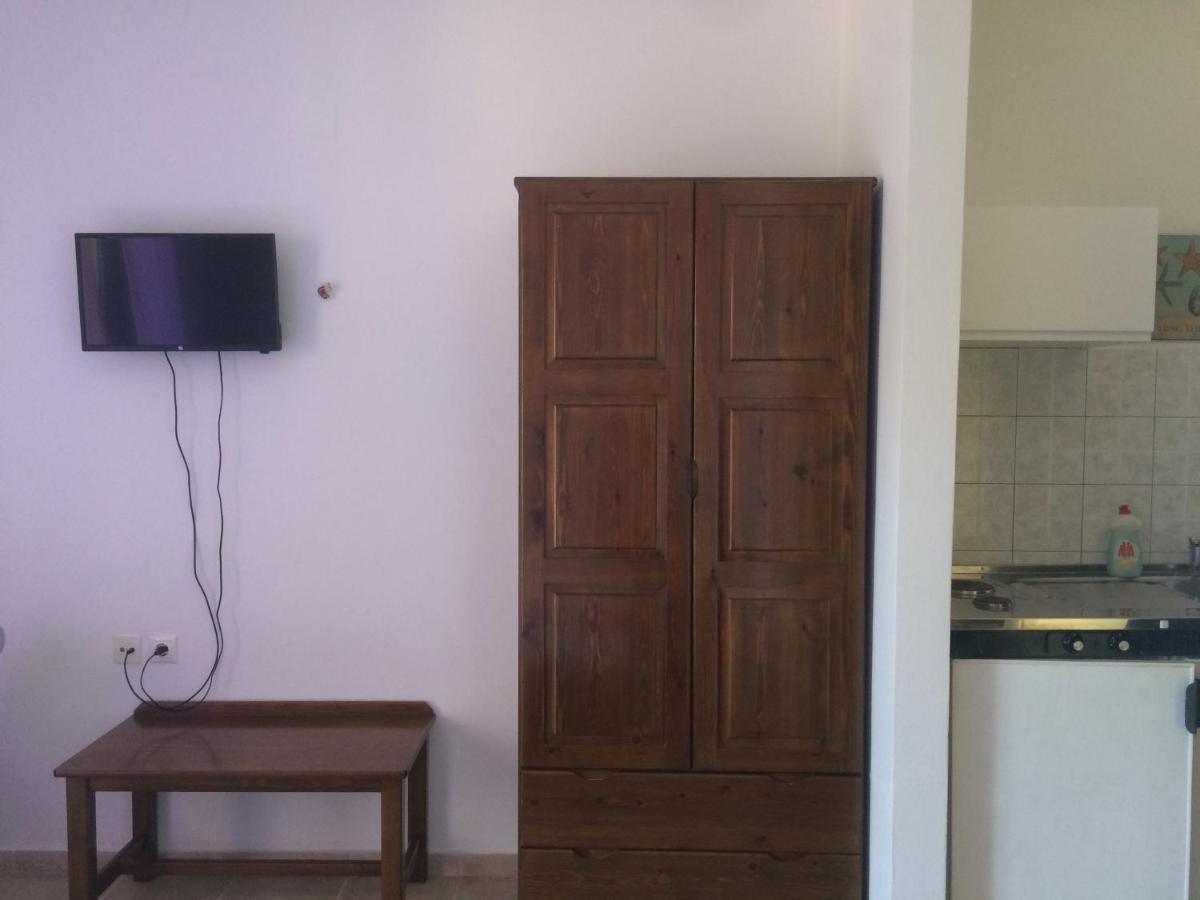 Giannatos' Studios - Makis Poros  Ngoại thất bức ảnh