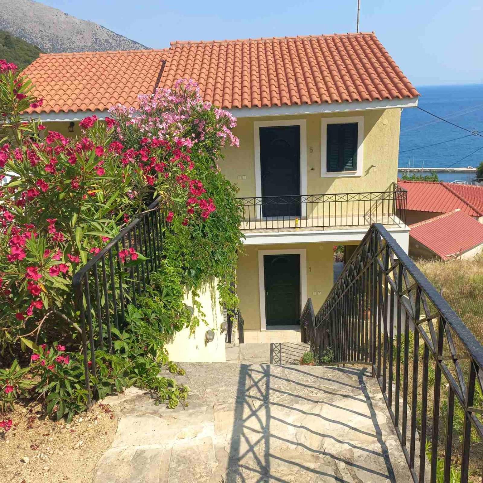 Giannatos' Studios - Makis Poros  Ngoại thất bức ảnh