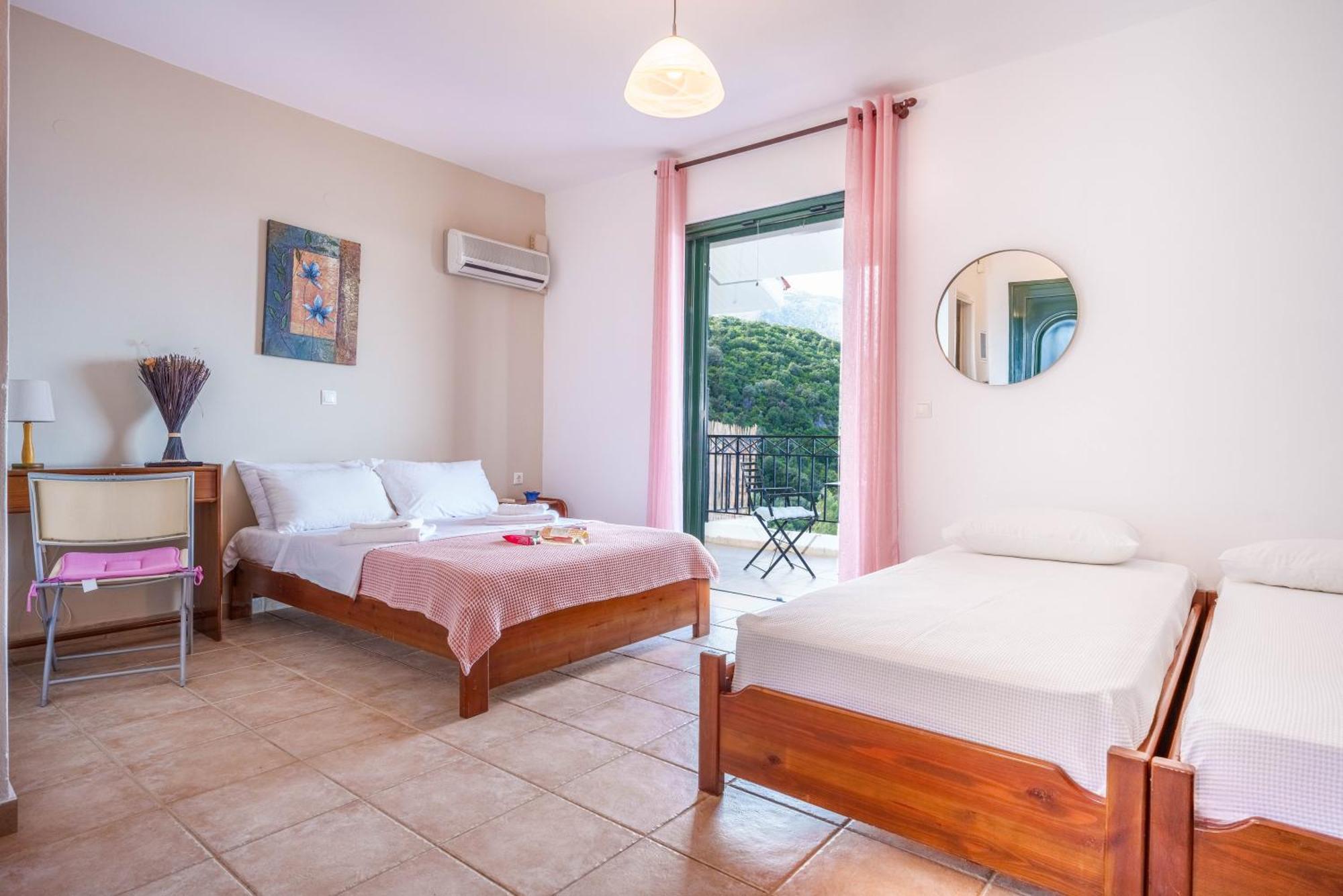 Giannatos' Studios - Makis Poros  Ngoại thất bức ảnh