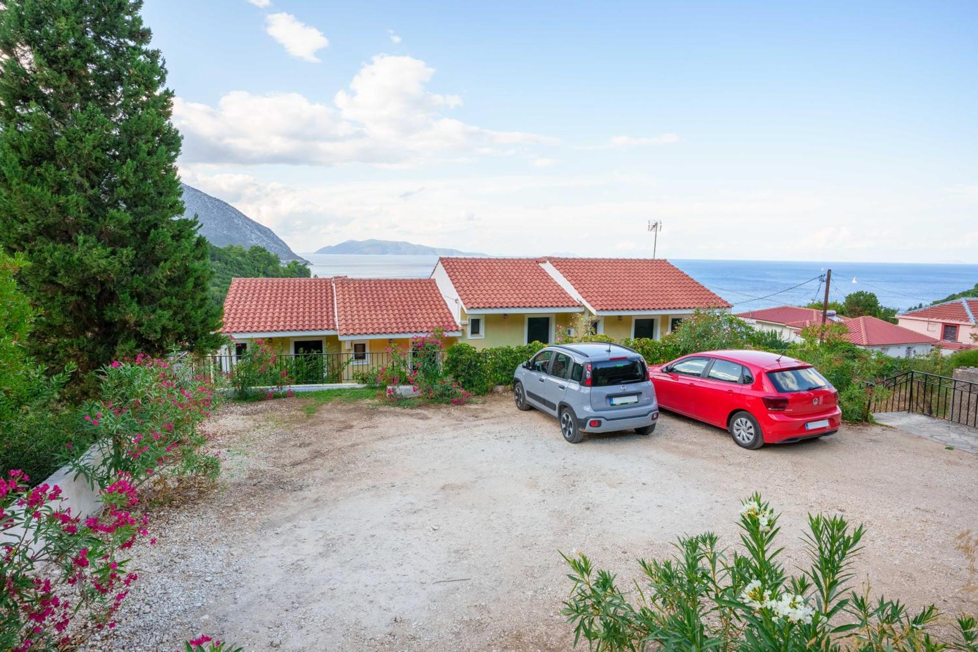 Giannatos' Studios - Makis Poros  Ngoại thất bức ảnh